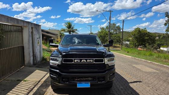 RAM 2500 6.7 I6 TURBO DIESEL LARAMIE CD 4X4 AUTOMÁTICO